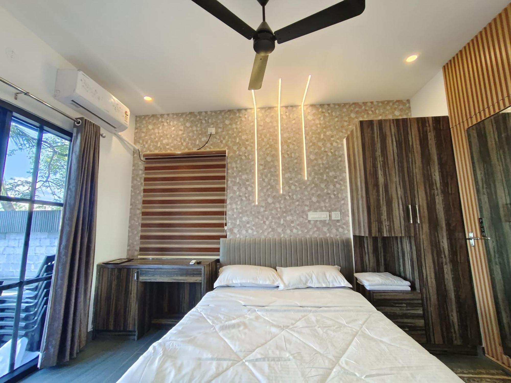 Marina Lounge Hotel Kochi Екстериор снимка