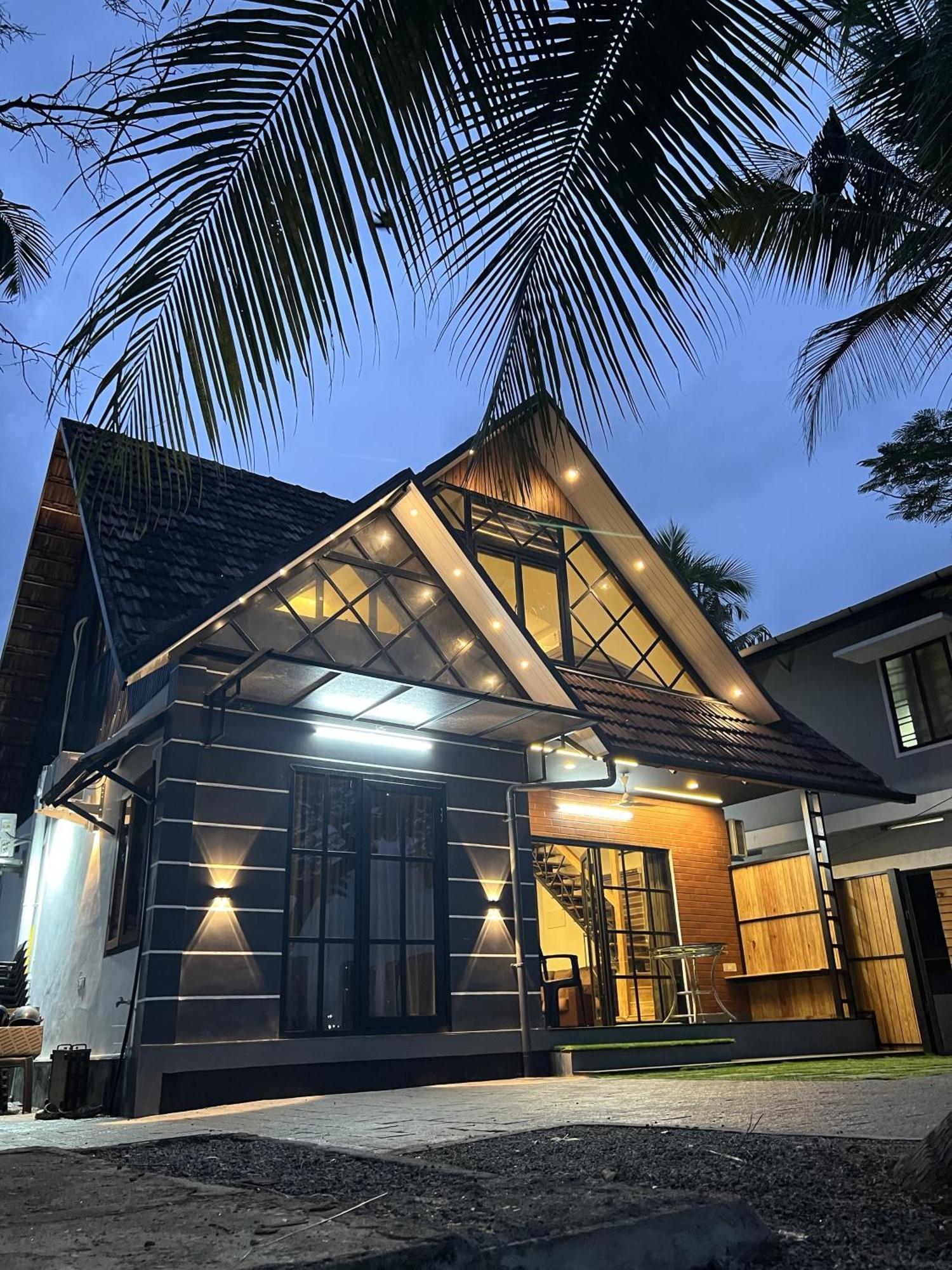Marina Lounge Hotel Kochi Екстериор снимка